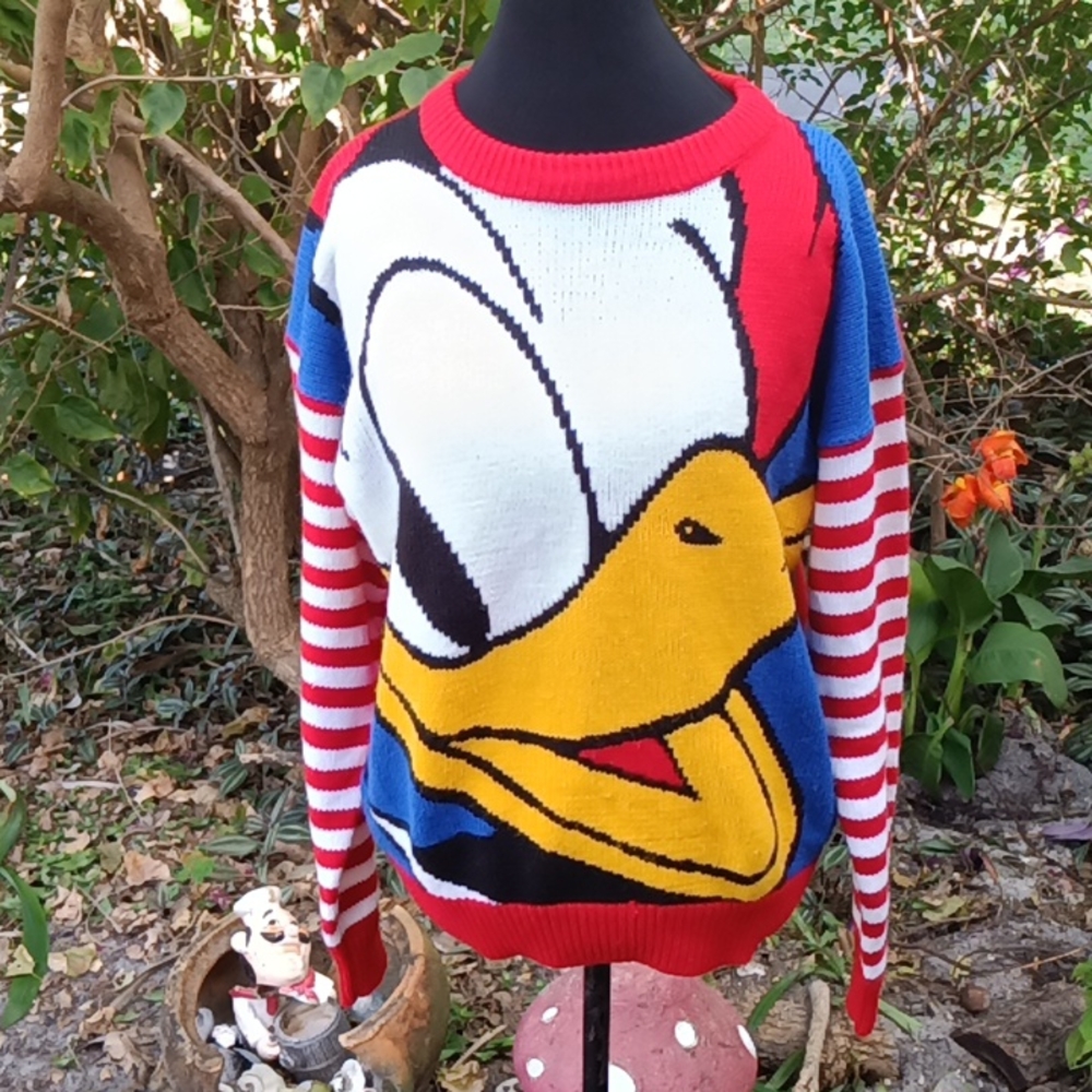 Mickey&Company Donald Duck sweater size m red yellow black